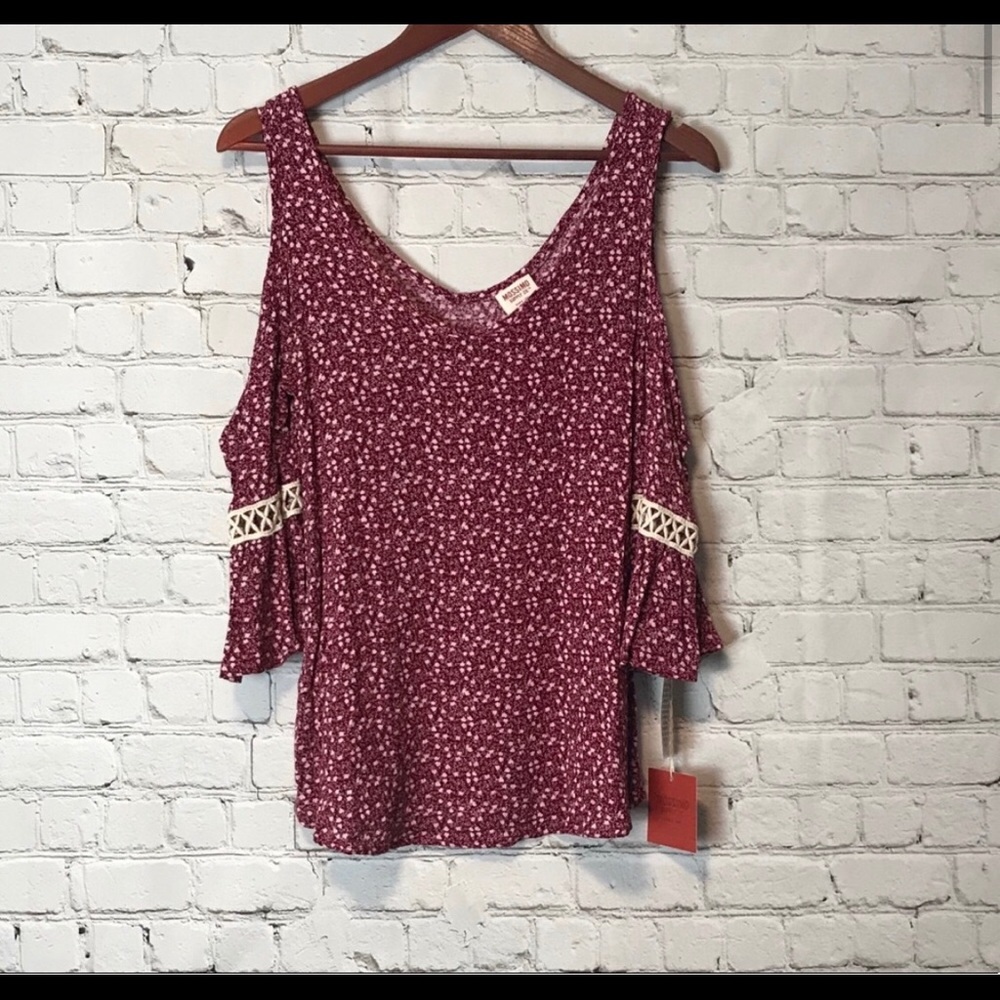 NWT ... Burgundy MOSSIMO Cold Shoulder Top